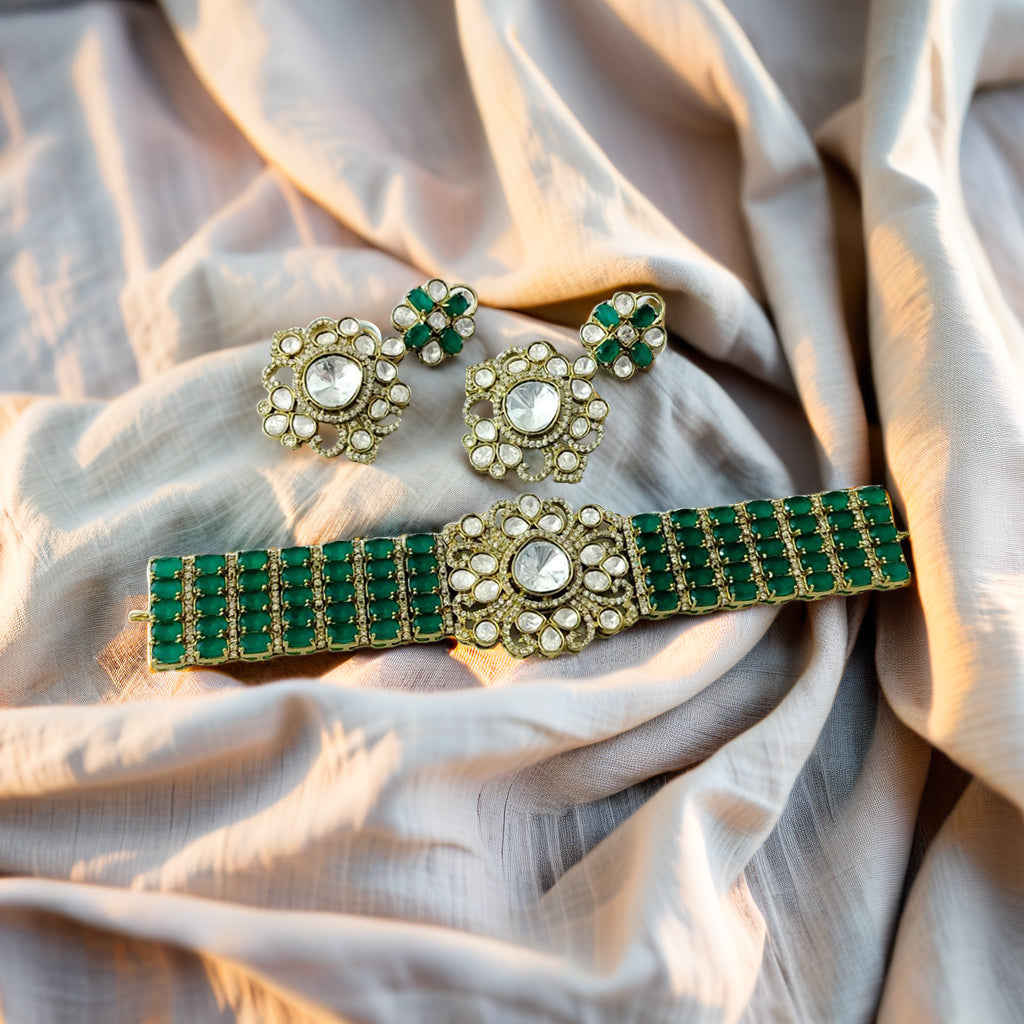 GRACE KUNDAN CHOKER SET