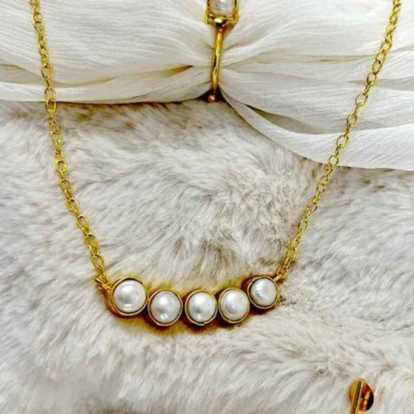 EMILY PEARL NECKLACE SET