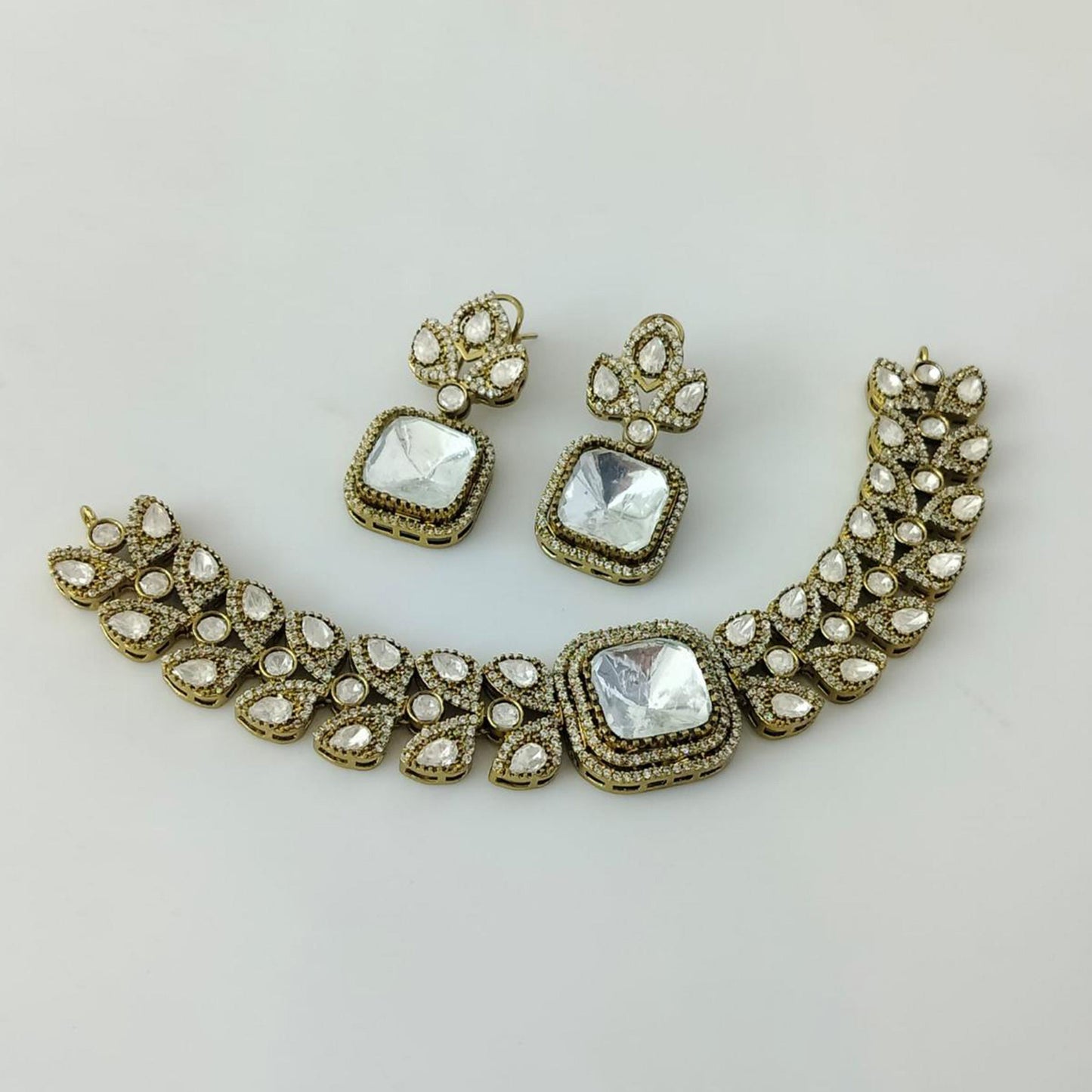 ISHYA POLKI CHOKER SET
