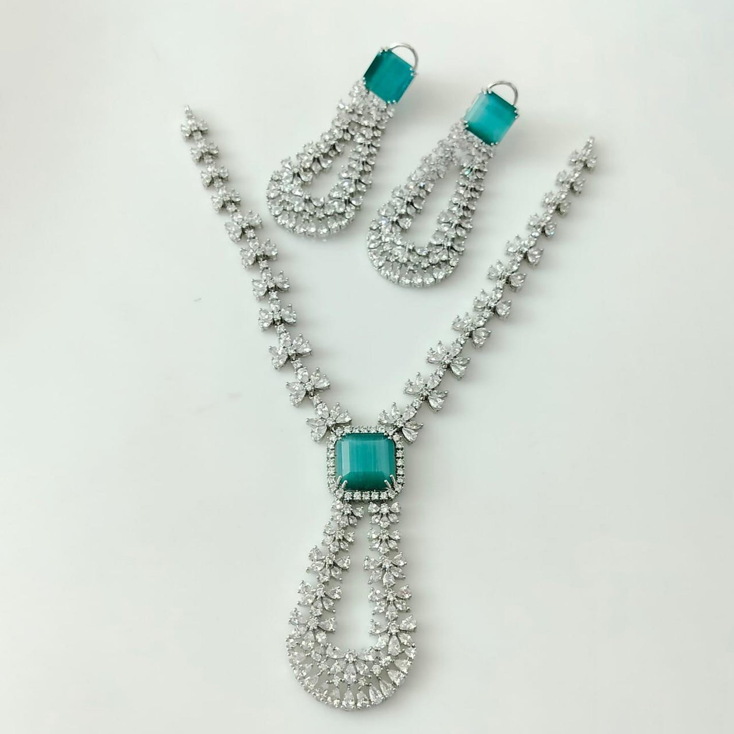 AQUA RADIENCE