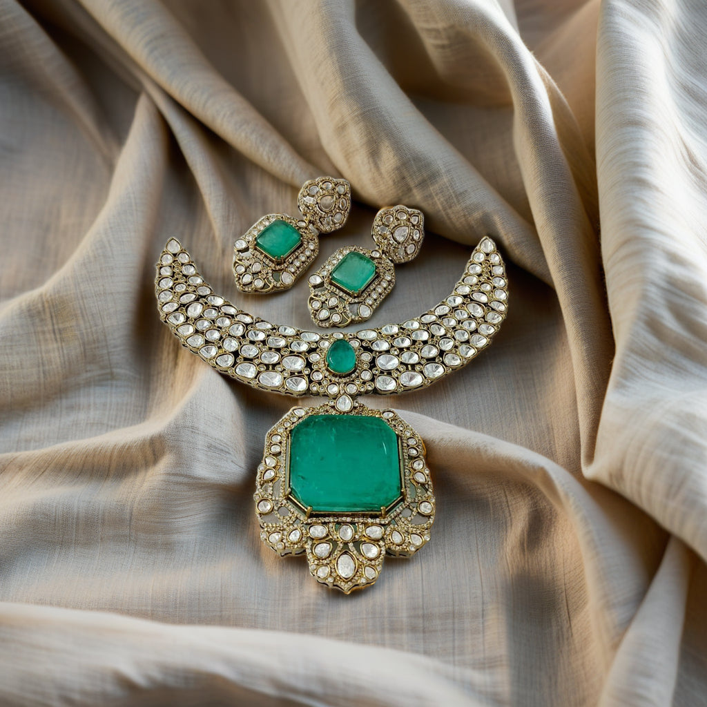 EMERALD MAJESTY KUNDAN SET