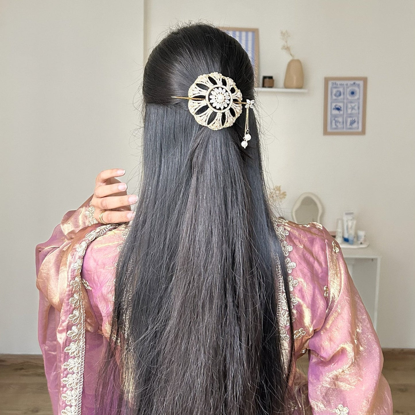 VARNIKA HAIR BROOCH