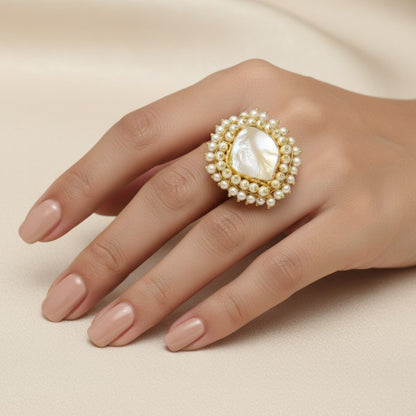ISLA MOTHER OF PEARLS RING