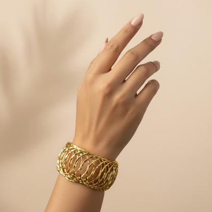 ENDLESS ARC CUFF BRACELET