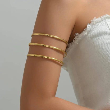 MINIMAL GOLD TRIPLE BAND ARM CUFF