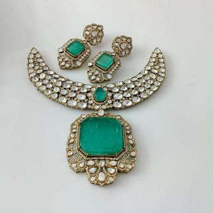 EMERALD MAJESTY KUNDAN SET