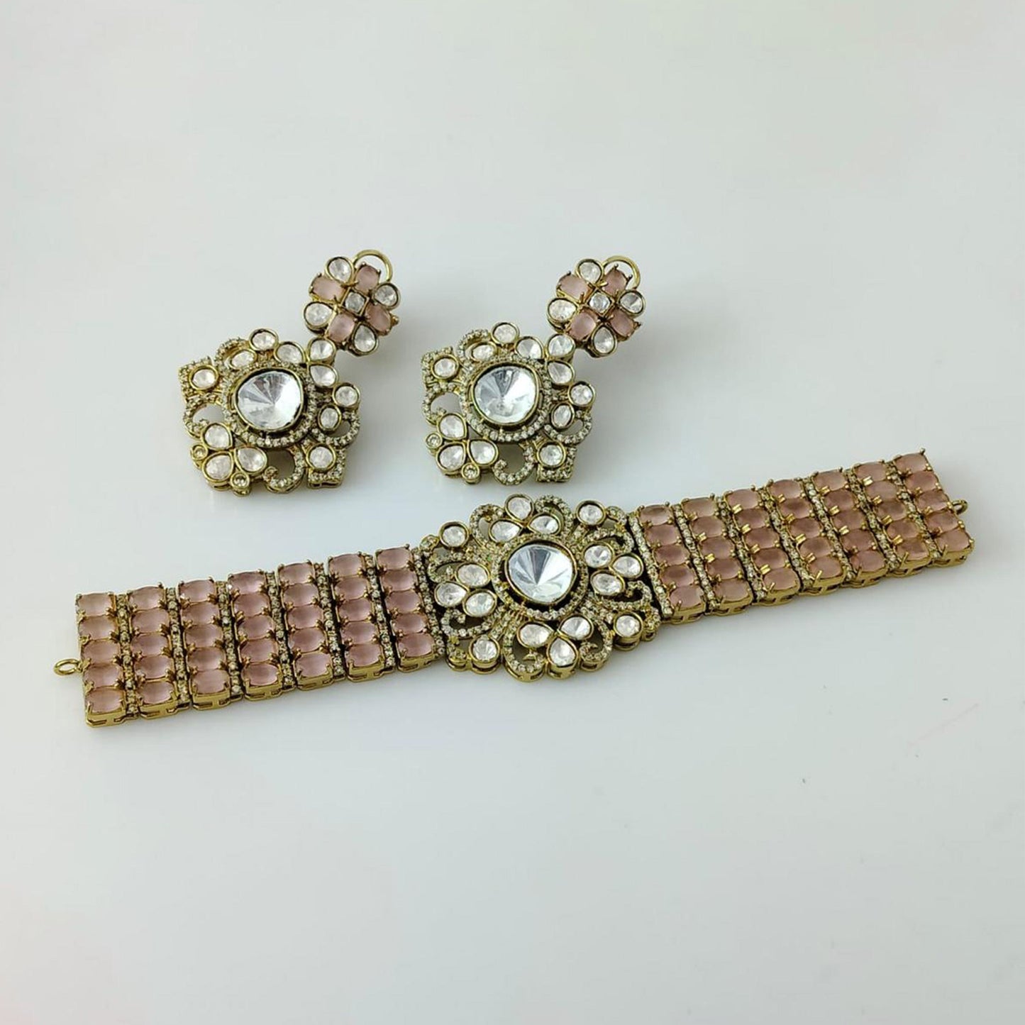 GRACE KUNDAN CHOKER SET