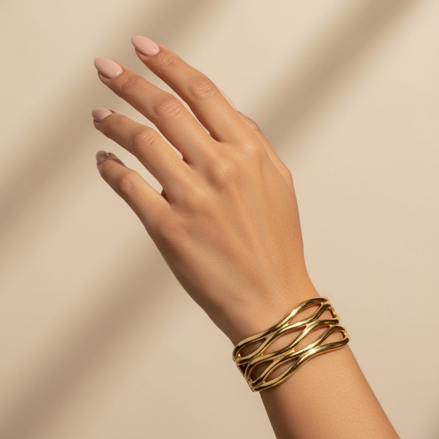 SERENE WAVE HANDCUFF